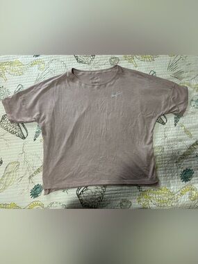 Nike Women’s Dusty Pink Short-Sleeve Crew Tee